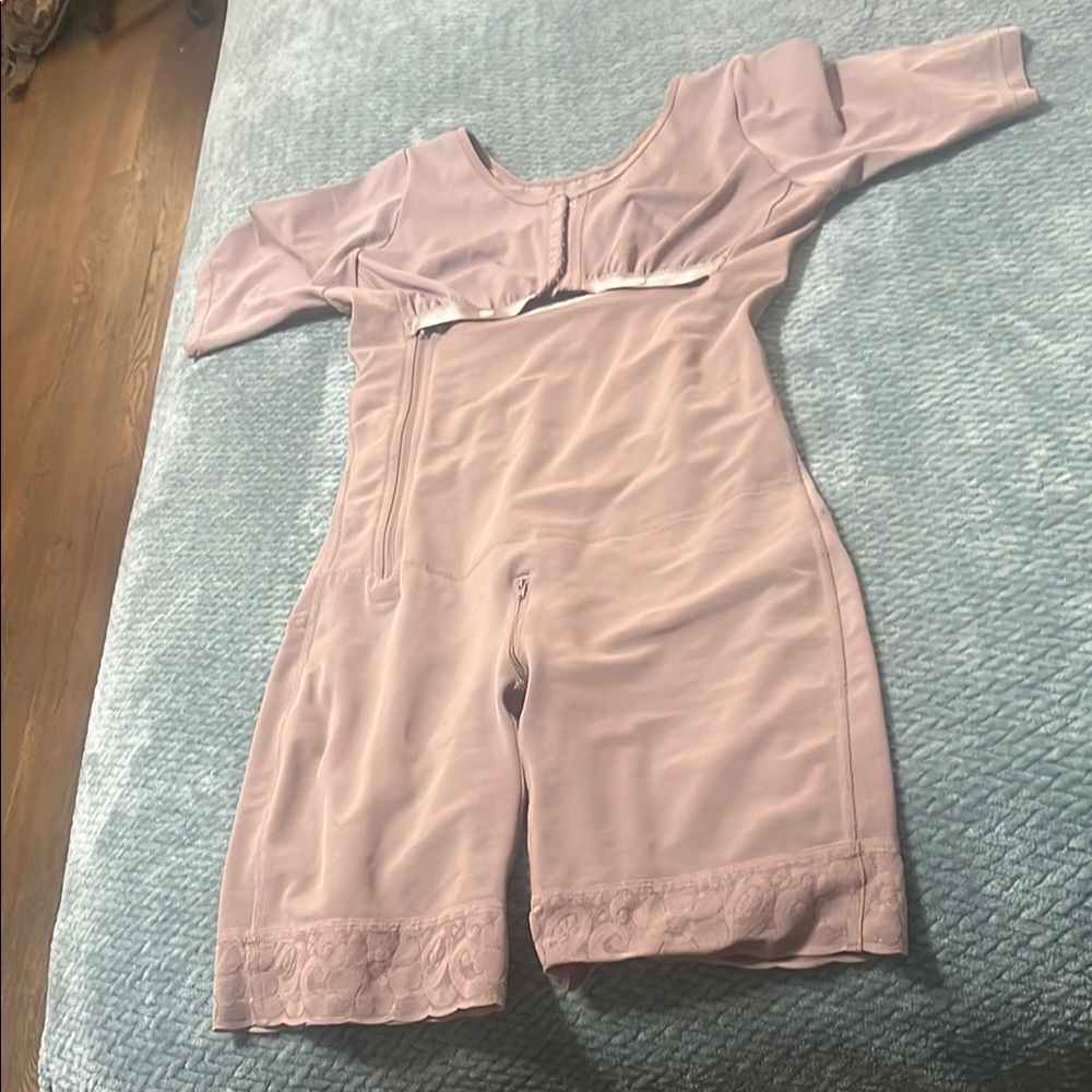 Shapewear Bodysuit in Mauve